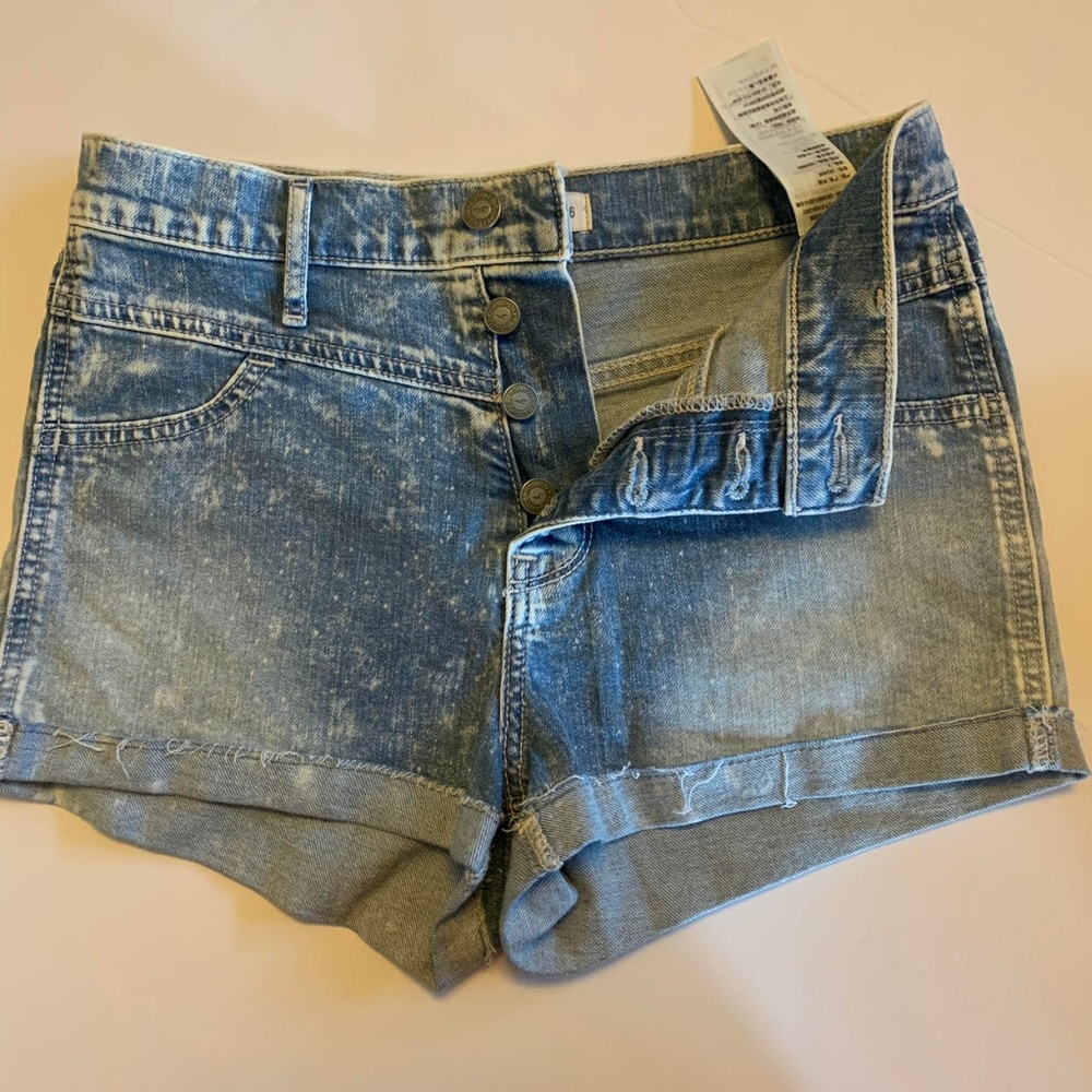 High Waisted Light Wash Shorts